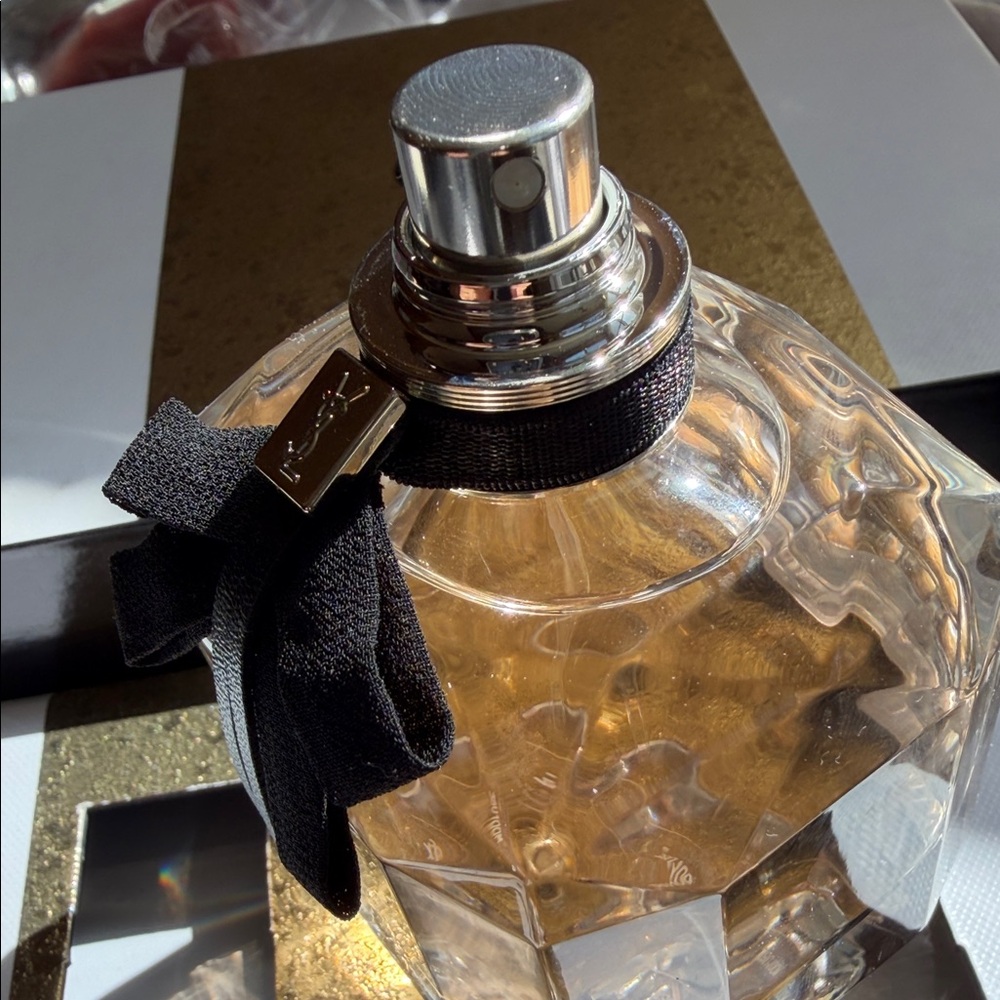 Yves Saint Laurent Mon Paris Gift Set — Pink Gradient Bottle with Black Bow - Picture 12 of 13